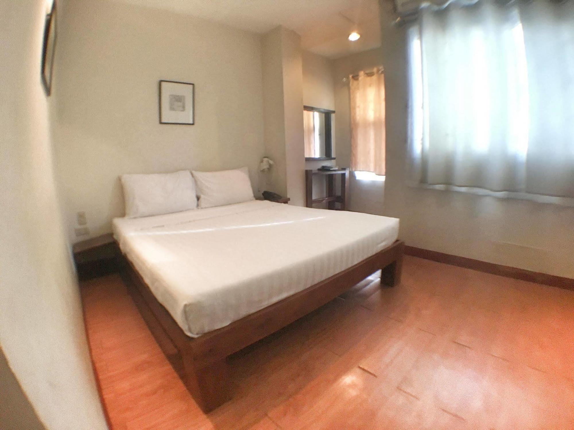 Hotel Ilocos Rosewell Exteriér fotografie